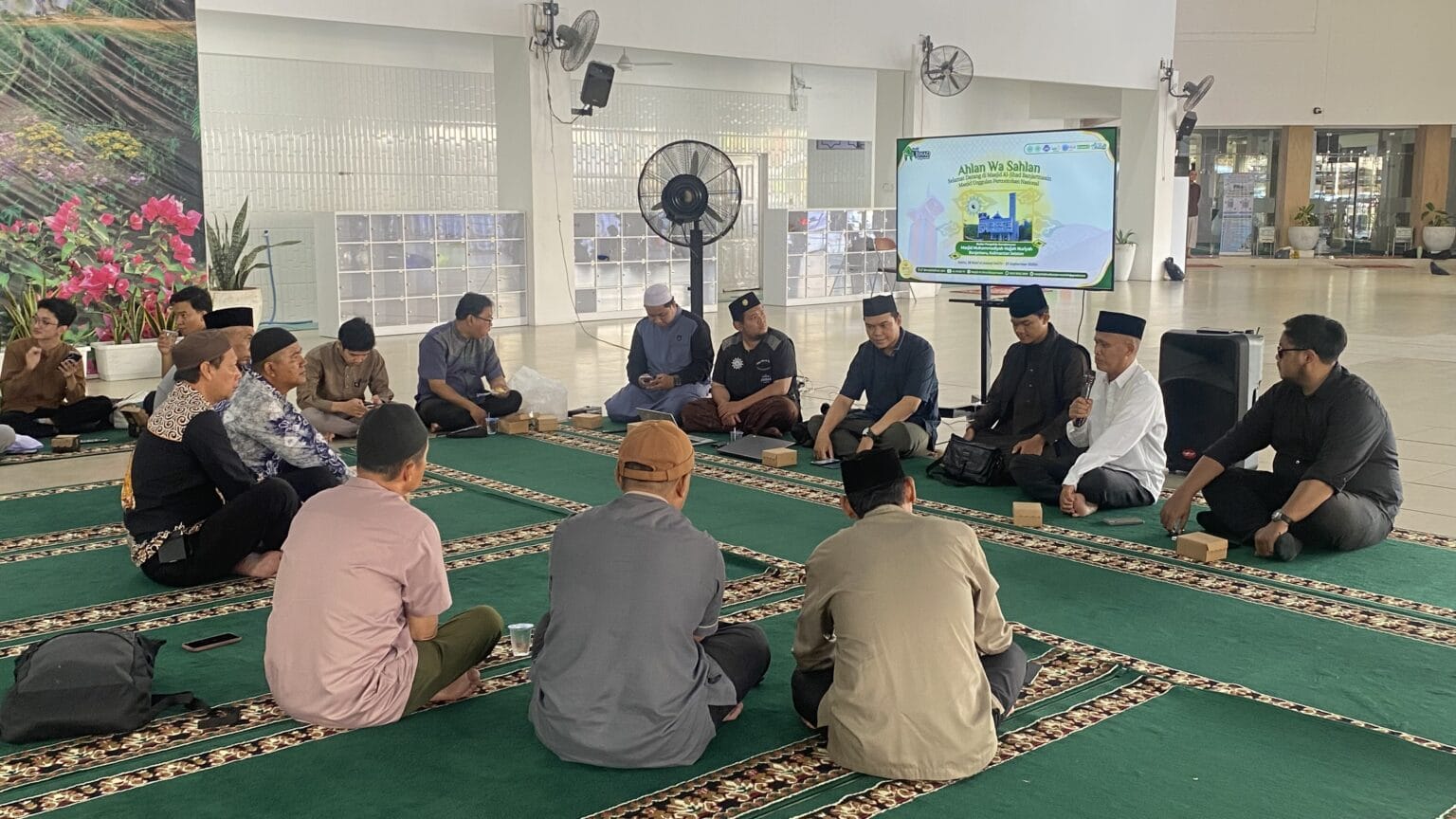Masjid Hajjah Nuriyah Banjarbaru melakukan Tata Atur Pengelolaan dari Masjid Al Jihad Banjarmasin